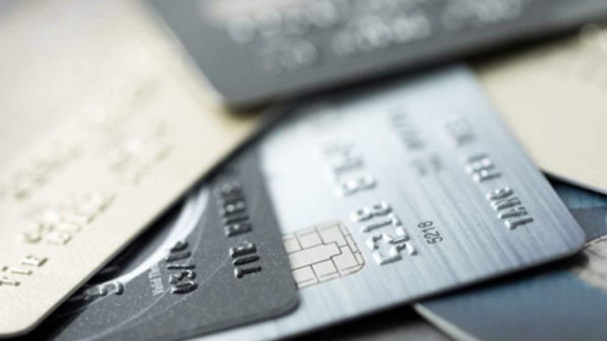 向新加坡的信用卡年费说拜拜 Platinum Credit